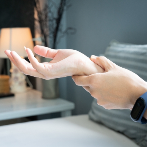 Physical-therapy-clinic-wrist-pain-relief-hope-physical-therapy-myrtle-beach-sc